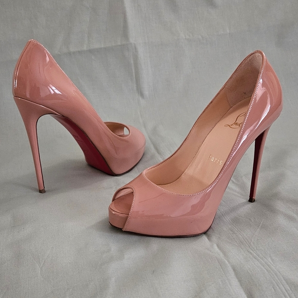 Christian Louboutin Shoes - Women's Christian Louboutin Tan Patent Leather Open Toe Pump Heels Size 6 US